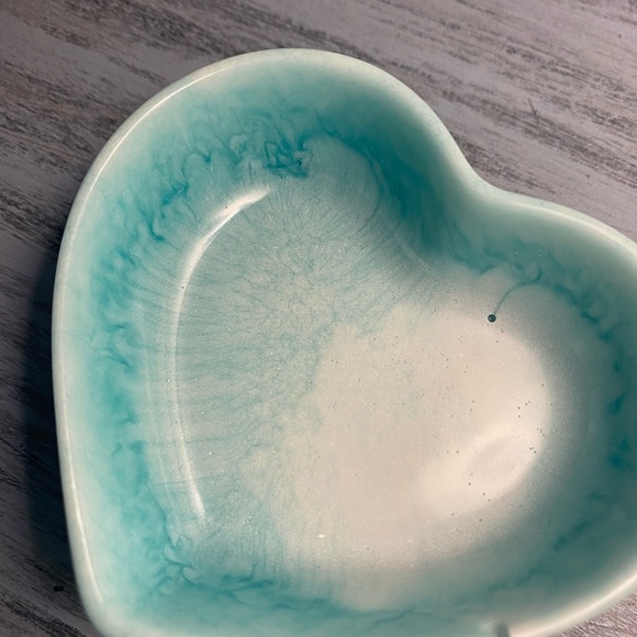 Tiedye Heart Dish - Teal and White Swirl Heart Tray - Jewelry Dish - Handmade - Picture 9 of 10
